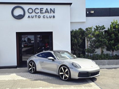 Used 2023 Porsche 911 Carrera w/ Premium Package RWD image 2