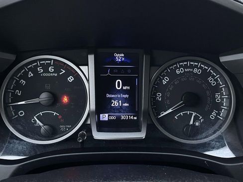 Used 2020 Toyota Tacoma SR5 image 15