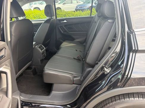 Certified 2023 Volkswagen Tiguan SE FWD image 25