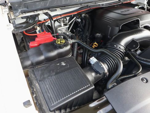 Used 2013 Chevrolet Suburban 2500 LT AWD/4WD image 11