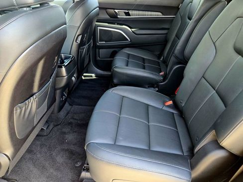 Used 2025 Kia Telluride EX image 29