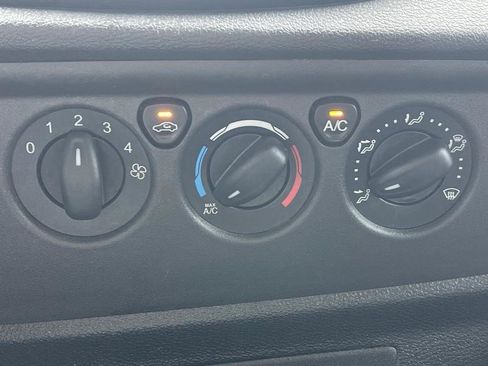 Used 2019 Ford Transit 350 XLT image 18