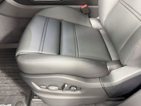 Used 2026 Porsche Cayenne E-Hybrid image 14