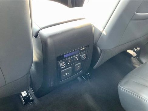 Used 2024 Buick Enclave Premium image 39