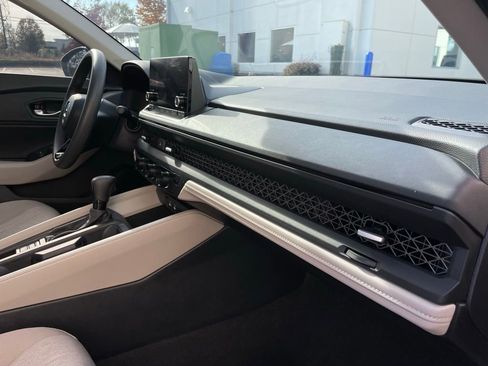 Certified 2025 Honda Accord SE image 33