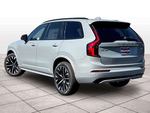 New 2026 Volvo XC90 T8 Ultra w/ Lounge Package image 3