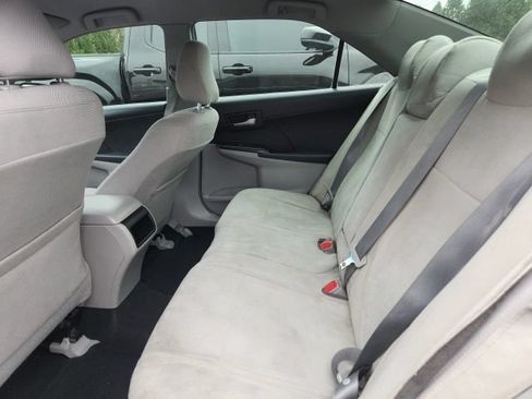 Used 2012 Toyota Camry LE FWD image 6