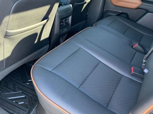 Used 2023 GMC Canyon AT4 w/ AT4 Premium Package AWD/4WD image 13