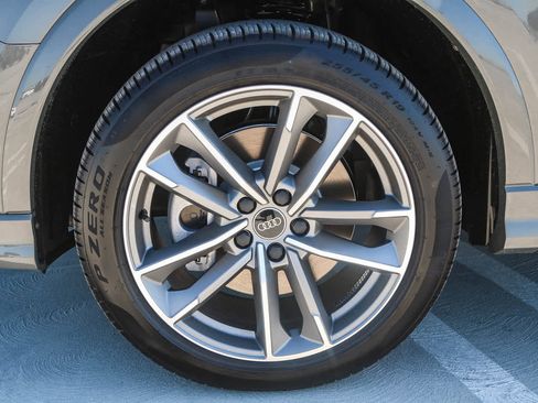 New 2025 Audi Q3 2.0T Premium image 15