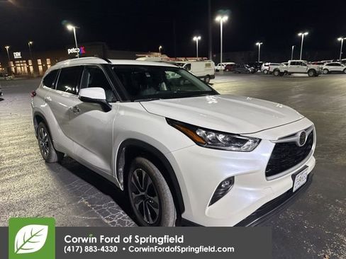 Used 2020 Toyota Highlander XLE image 7