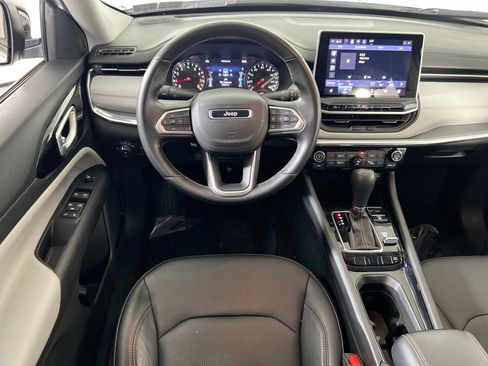 Used 2022 Jeep Compass Limited image 19