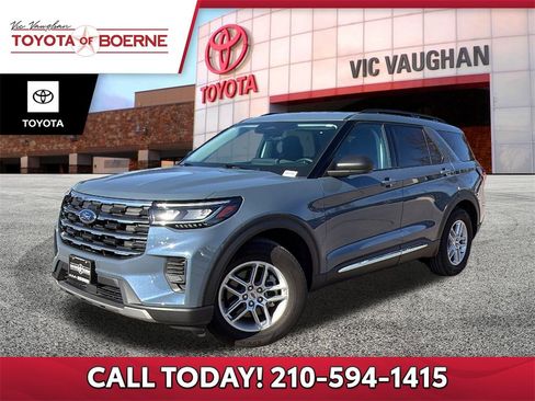 Used 2025 Ford Explorer Active image 1