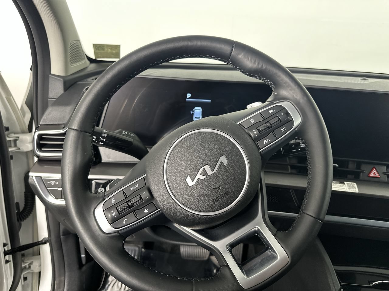 Used 2023 Kia Sportage EX AWD/4WD image 5