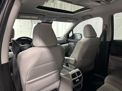 Used 2018 Honda Pilot Touring image 45