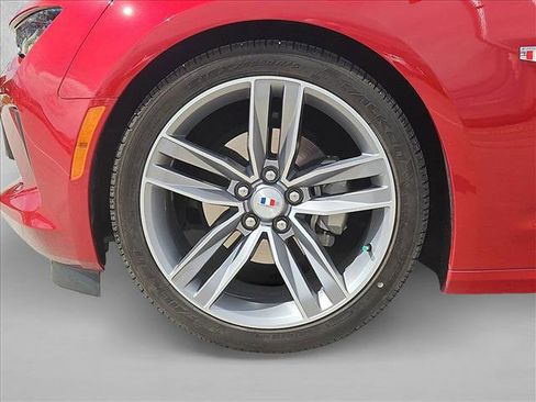 Used 2018 Chevrolet Camaro LT RWD image 23