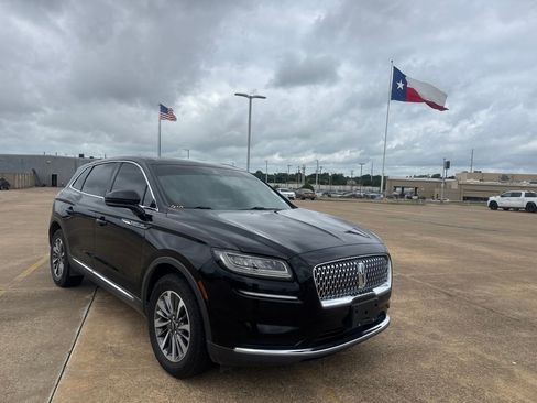 Used 2022 Lincoln Nautilus Reserve w/ Luxury Package FWD image 2