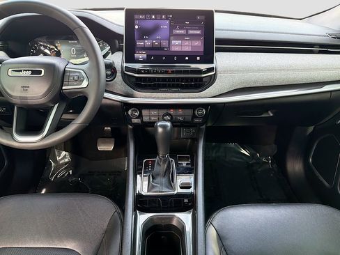 Used 2023 Jeep Compass Latitude AWD/4WD image 17