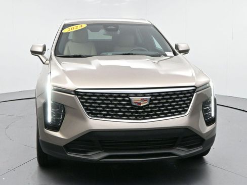 Certified 2024 Cadillac XT4 Luxury w/ Cold Weather Package FWD image 2