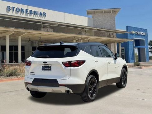 Used 2022 Chevrolet Blazer LT w/ Sound & Technology Package FWD image 5
