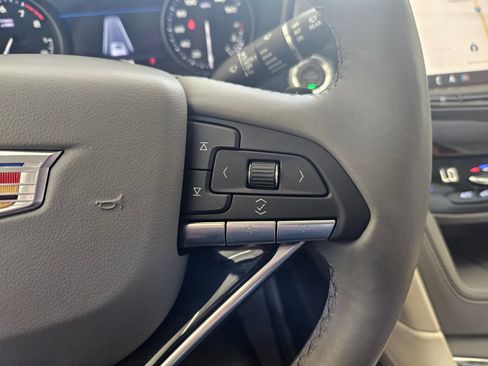 Used 2024 Cadillac XT6 Premium Luxury w/ Technology Package AWD/4WD image 22