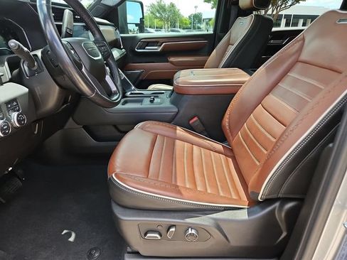 Used 2024 GMC Sierra 2500 Denali Ultimate w/ Max Trailering Package AWD/4WD image 19