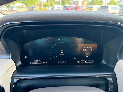 Certified 2023 Lincoln Nautilus Reserve w/ Monochromatic Package AWD/4WD image 12