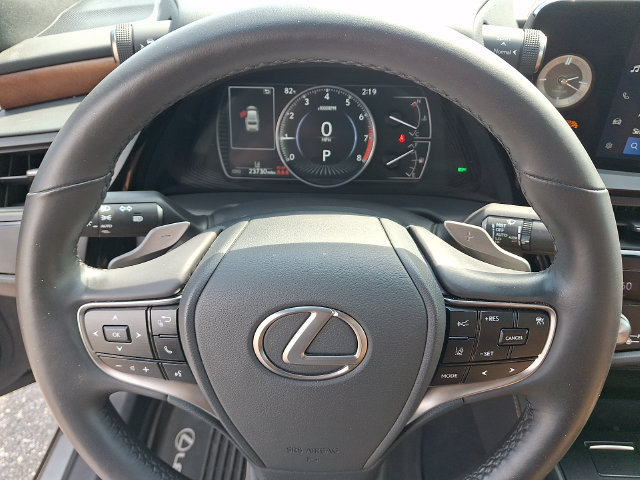 Used 2023 Lexus ES 350 w/ Premium Package FWD image 4