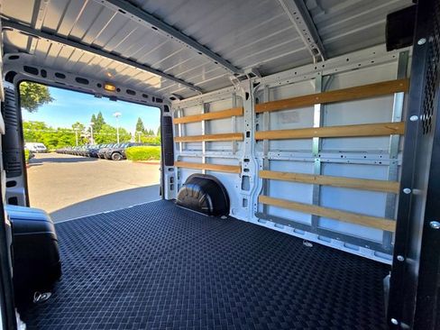 Used 2025 RAM ProMaster 2500 w/ U-Haul Equipment Group FWD image 22