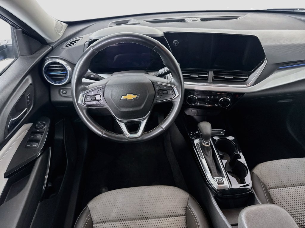 Used 2024 Chevrolet Trax LT w/ LT Convenience Package FWD image 22