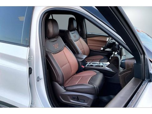 Used 2022 Ford Explorer King Ranch image 28