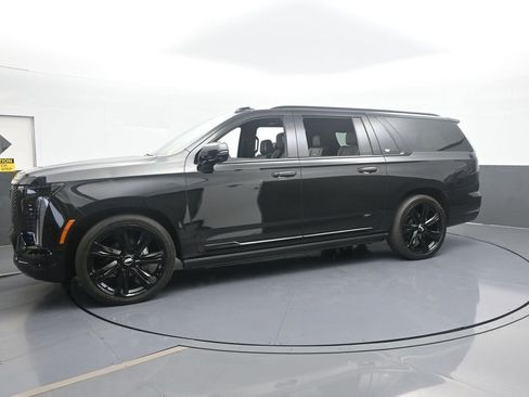 Used 2025 Cadillac Escalade ESV Sport w/ Touring Package image 2