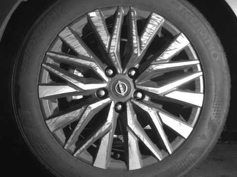 Used 2025 Nissan Altima 2.5 SV FWD image 12