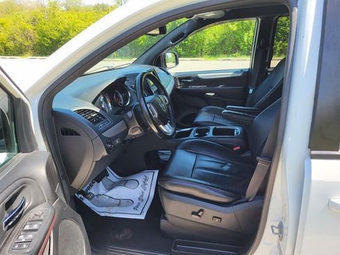 Used 2017 Dodge Grand Caravan GT FWD image 11