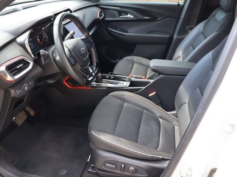 Used 2023 Chevrolet TrailBlazer RS w/ Sun and Liftgate Package FWD image 16