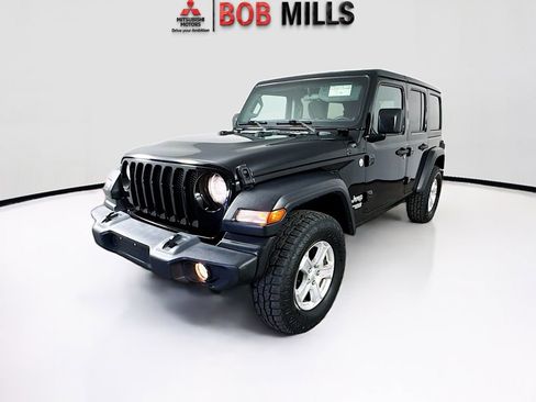 Used 2020 Jeep Wrangler Unlimited Sport S AWD/4WD image 3