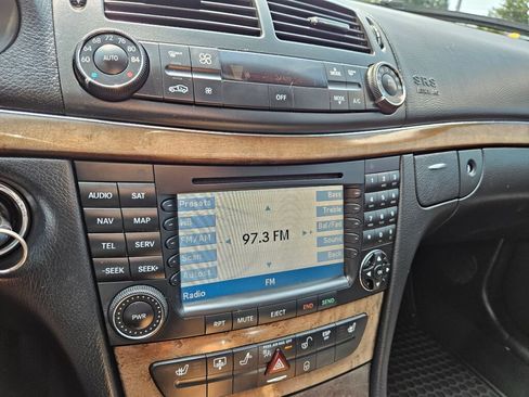 Used 2008 Mercedes-Benz E 350 4MATIC Sedan image 22