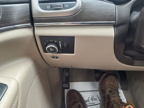 Used 2014 Jeep Grand Cherokee Overland w/ Mopar Chrome Edition Group AWD/4WD image 29
