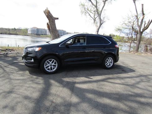 Used 2023 Ford Edge SEL AWD/4WD image 3