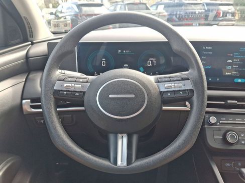 Certified 2025 Hyundai Tucson SE image 16