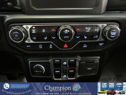 Used 2022 Jeep Gladiator Sport image 33