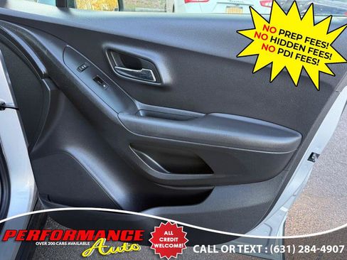 Used 2018 Chevrolet Trax LT w/ LT Convenience Package AWD/4WD image 26