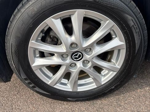 Used 2014 MAZDA MAZDA3 i Touring w/ Technology Package FWD image 9