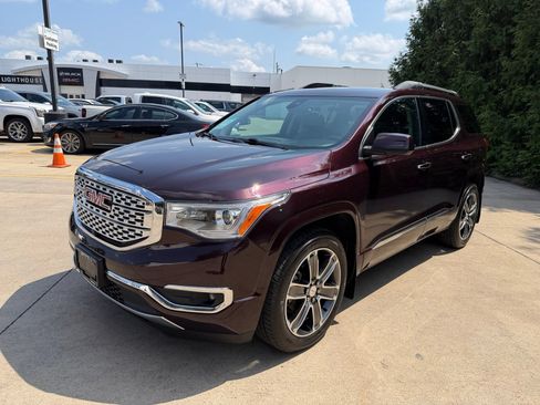 Used 2018 GMC Acadia Denali w/ Technology Package AWD/4WD image 7