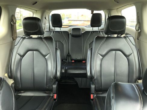 Used 2020 Chrysler Voyager Lxi image 21