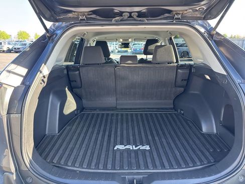 Used 2023 Toyota RAV4 LE AWD/4WD image 29