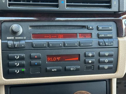 Used 2004 BMW 330i Sedan image 20