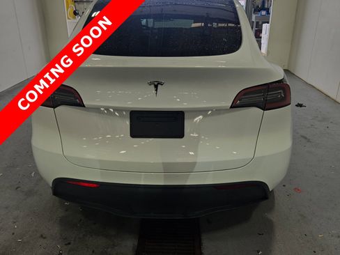 Used 2023 Tesla Model Y 2WD image 4