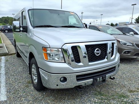 Used 2019 Nissan NV 3500 SL RWD image 12