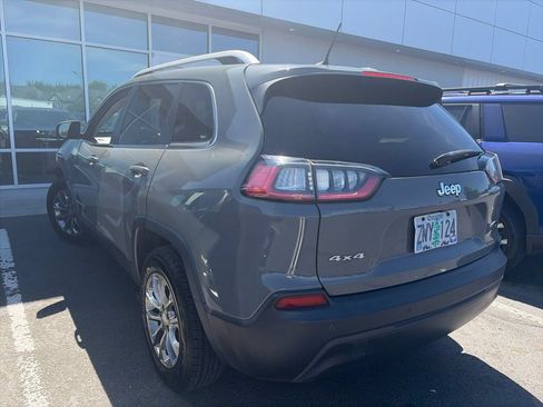 Used 2019 Jeep Cherokee Latitude Plus AWD/4WD image 4