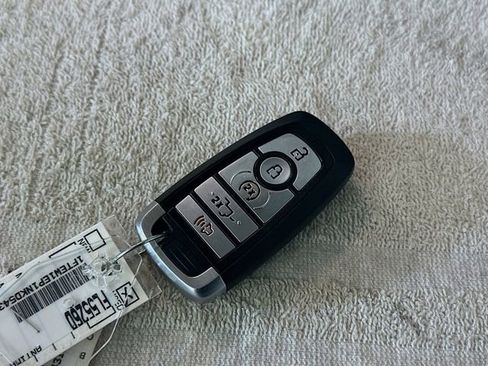 Certified 2022 Ford F150 XLT w/ Equipment Group 302A High image 30